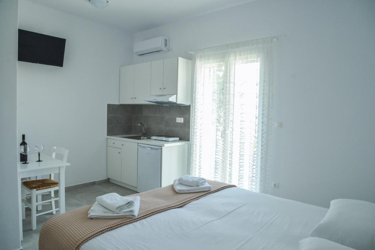 Zeras Apartments Адамас Экстерьер фото