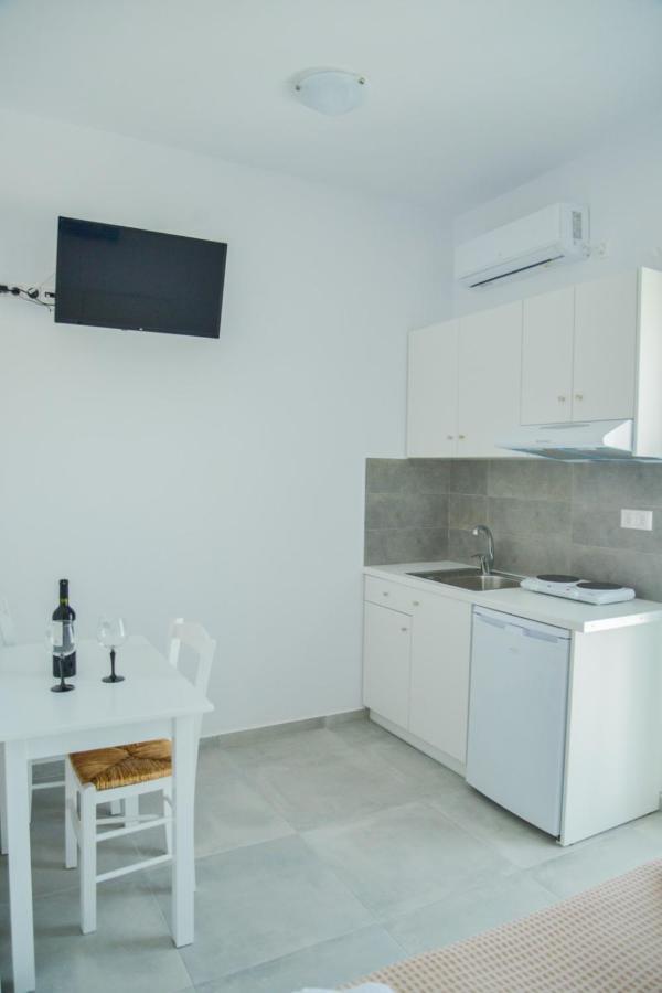 Zeras Apartments Адамас Экстерьер фото
